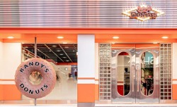 Randys Donuts Franchise Gallery 1