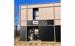 franchise JFG CLINIC vitrine exterieure