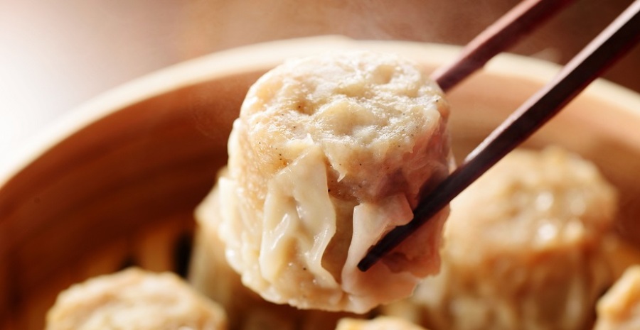 Steamed meat dumplings (siomai).