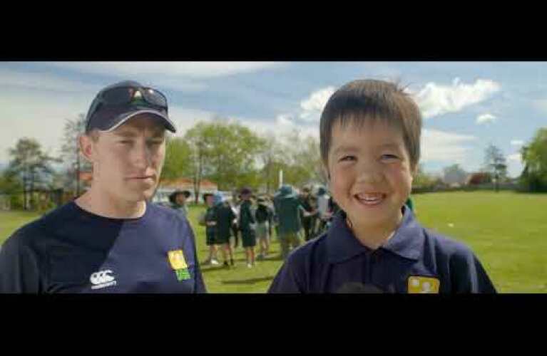 What does Kelly Sports do around NZ?