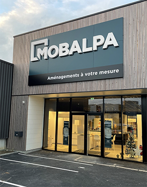 exterieur concept magasin franchise Mobalpa Chateau Gontier