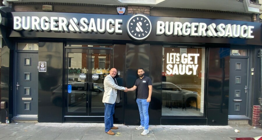 Burger & Sauce Image